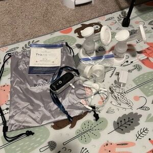 BodyBudd Breast Pump Set - White